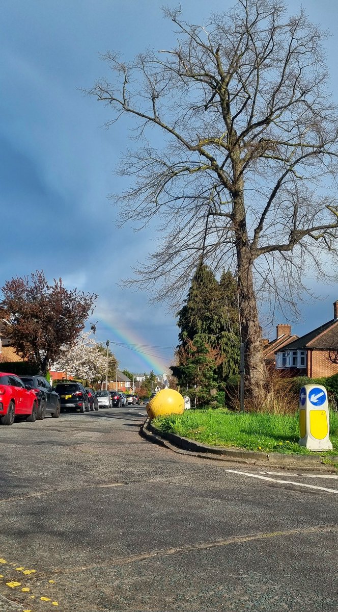 I appear to be looking at an actual pot of gold at the end of a rainbow! 🤣
#AprilShowers #roadsalt