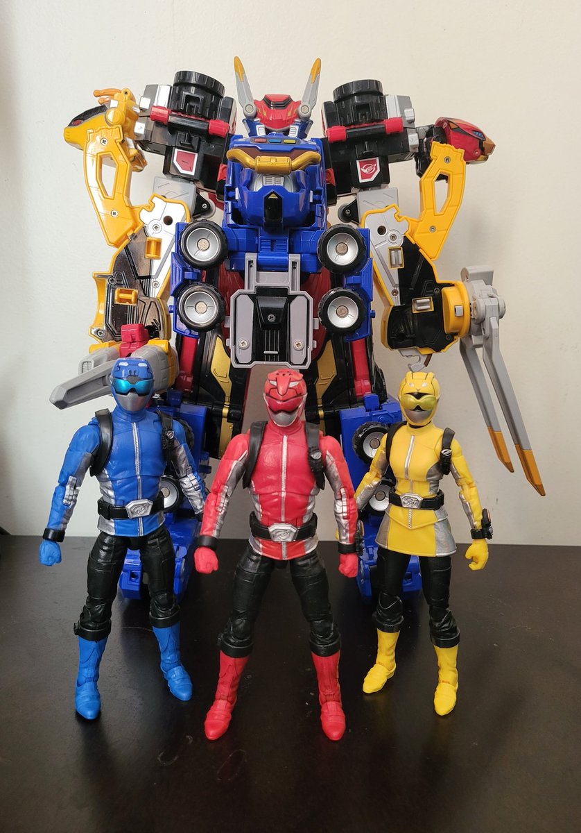 avenging_aj's tweet photo. "Busters, ready? Go!"
I received the Yellow Beast Morpher Ranger LC action figure today in the mail!
#tokumeisentaigobusters #supersentai #redbuster #bluebuster #yellowbuster #gobusteroh #PowerRangers #PowerRangers30 #beastmorphers #tokusatsu https://t.co/7nYGR4Fpdf
