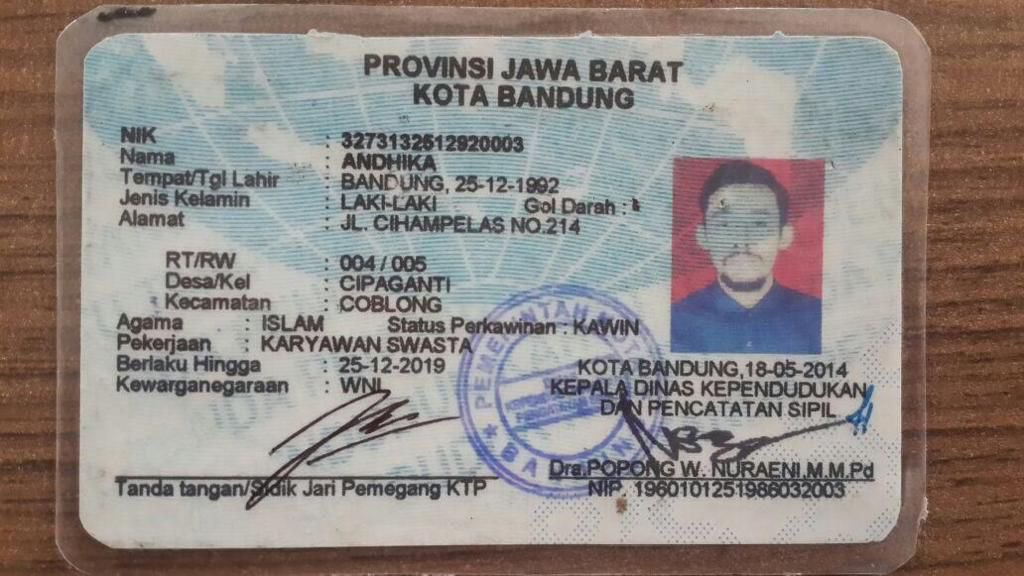 asridsss's tweet photo. ⚠️ TWITTER PLEASE DO YOUR MAGIC ⚠️

Mau spill kelakuan laki-laki bernama ANDHIKA beserta keluarganya yang sudah berbohong, menipu, memalsukan data dan membawa kabur sejumlah uang. 

Please kalian yang kenal atau tau keberadaan dia infoin😭

A thread https://t.co/LYtyoSTtJi