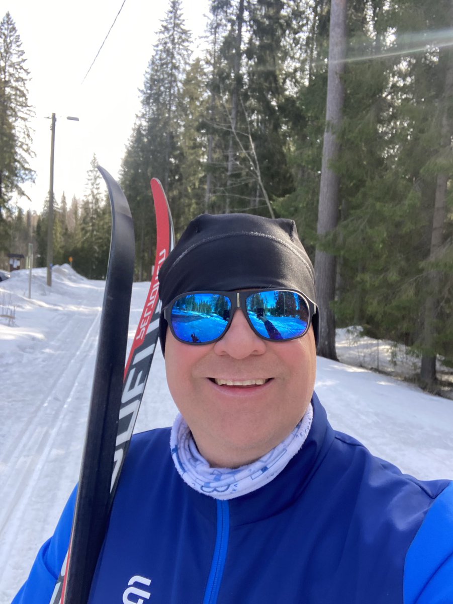 AkiPuustinen's tweet photo. @Riitta_Ellen Ei vielä Ladun majalla #pertsaa https://t.co/v5rxWvbo0T