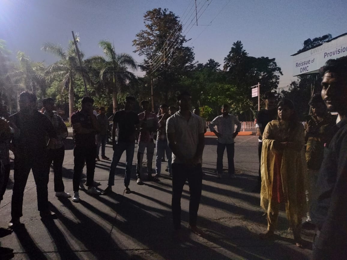 iKanchanDagar's tweet photo. अखिल भारतीय विधार्थी परिषद  कुरुक्षेत्र विश्विद्यालय इकाई द्वारा 13 अप्रैल 1919 में हुए जलियावाला बाग हत्याकांड में हुए सभी शहीदों को श्रद्धांजलि अर्पित की ! 
#ABVPKURUKSHETRA https://t.co/S8RTBdnoio