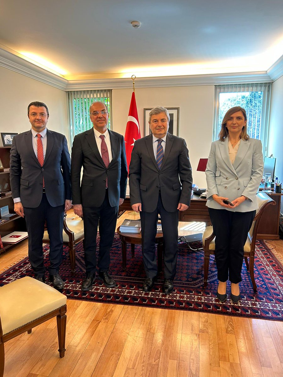 🇹🇷 İstanbul Tahkim Merkezi <a href="/ISTAC_Istanbul/">ISTAC</a> Başkanı Prof. Dr. Ziya Akıncı Büyükelçi <a href="/muratkaragoz10/">Murat Karagöz</a>’u ziyaret etti. Görüşmede Türkiye'nin uluslararası tahkim alanındaki tecrübeleri ele alındı.