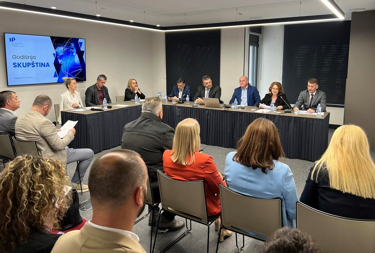 UPCG_MEF's tweet photo. Na godišnjoj sjednici Skupštine @UPCG_MEF, jednoglasnom odlukom delegata Skupštine za novog predsjednika #UPCG izabran je Slobodan Mikavica, a za novog predsjednika Skupštine #UPCG Slaviša Šćekić.
Mikavica je izvršni direktor Elko Tim, a Šćekić izvršni direktor Double L. https://t.co/5HY9fvF2VG