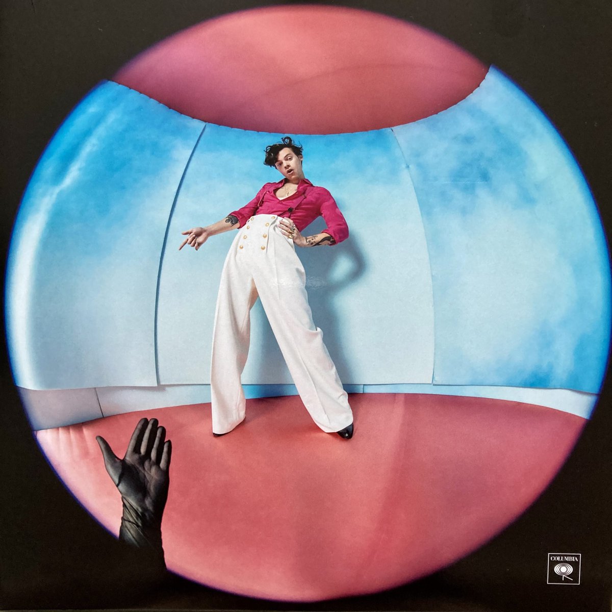 SonyCharactersF's tweet photo. The Sony Person of the Day is:
Harry Edward Styles
Part of: One Direction and his solo career
#SonyCharacteroftheDay #SycoMusic #SonyMusicEntertainment
#ColumbiaRecords
#ErskineRecords #HarryStyles https://t.co/CjjYCA4I6m