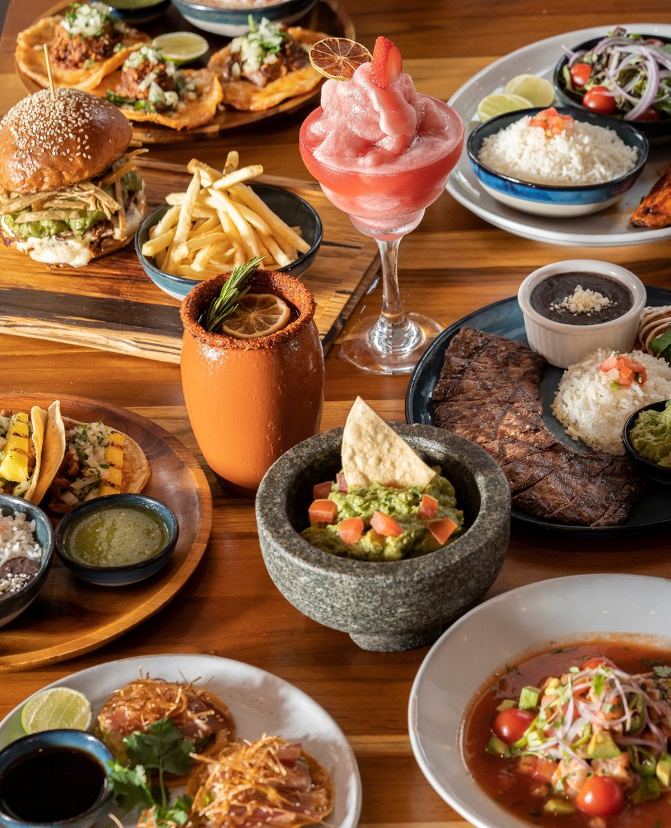 ohmexicomiami's tweet photo. Mexican Feast!! 🤩 Treat yourself to delicious and authentic Mexican cuisine 🇲🇽 #OhMexicoRestaurant #MiamiBeach #EspanolaWay #OceanDrive https://t.co/1CTNyXLFUu