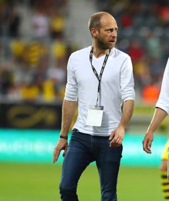 AroooBVB's tweet photo. Daniel #Stolpe ( Leiter Kommunikation/Internationale PR ) verlässt den #BVB und heuert ab 01.07 bei Redbull Leipzig an. https://t.co/di7eoRIebl