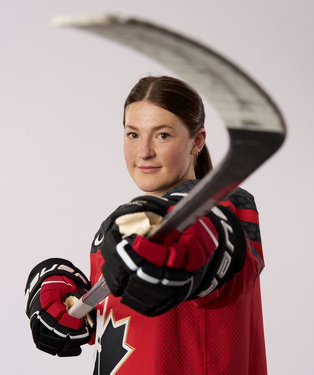 Representing in red tonight. 🔴 
 
En rouge ce soir. 🔴 
 
#WomensWorlds | #MondialFéminin