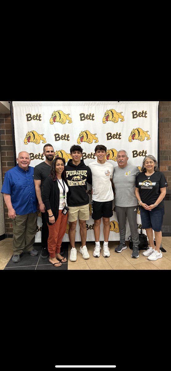 XavierPotts5's tweet photo. Made it official, can’t wait for the next chapter! @PNWMsoccer https://t.co/m1gRCYDmjd