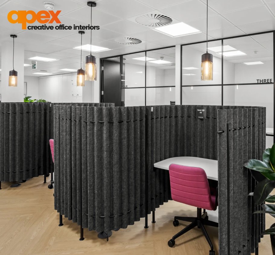 A great solution for open-plan and co-working spaces. The curved shape of the screens increases the acoustic comfort, reduces distraction and creates a much needed sanctuary of privacy and calm within busy workplaces for users #officedesign #acousticscreens