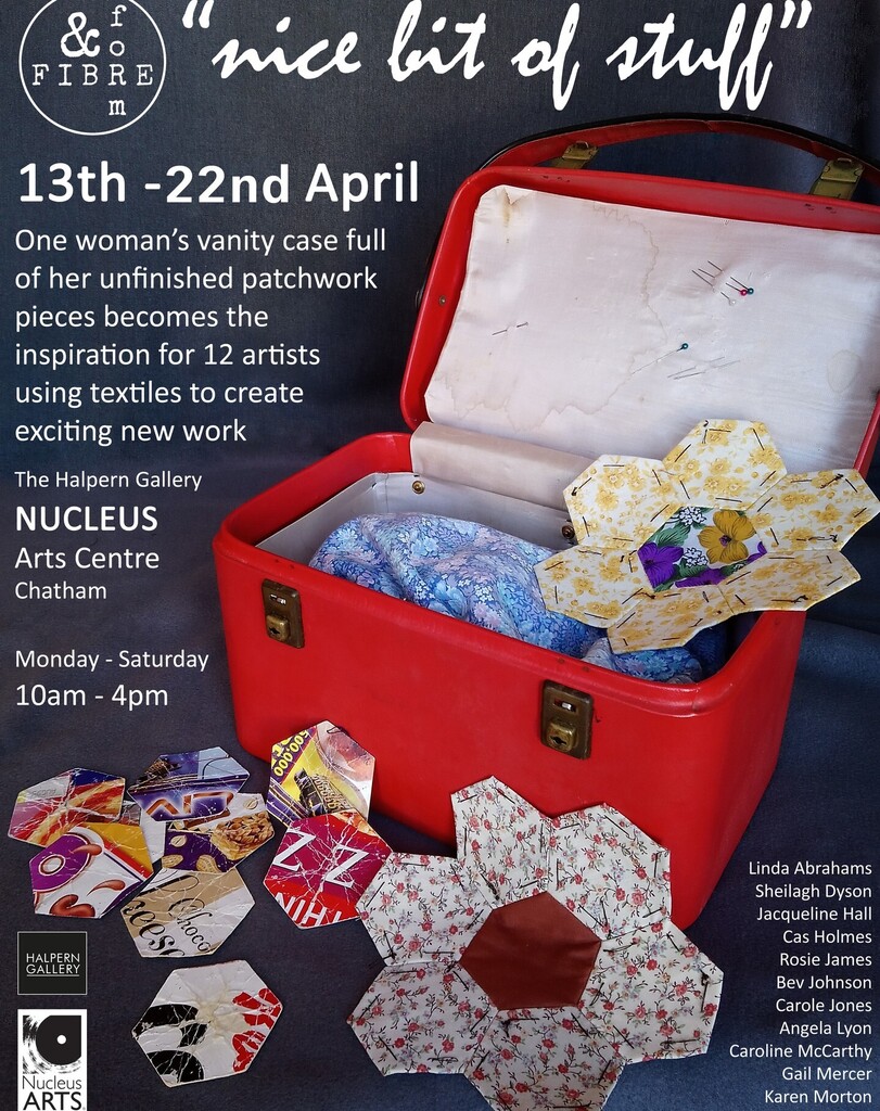 "Nice Bit of Stuff" is up now @thehalperngallery in Chatham, Kent! Its looking great. Pop in and have a look at what 11 different artists made in response to a little red case full of bits of fabric.
#redcase #traincase #vanitycase #patchwork #hexies #he… instagr.am/p/Cq-y2aetdx9/
