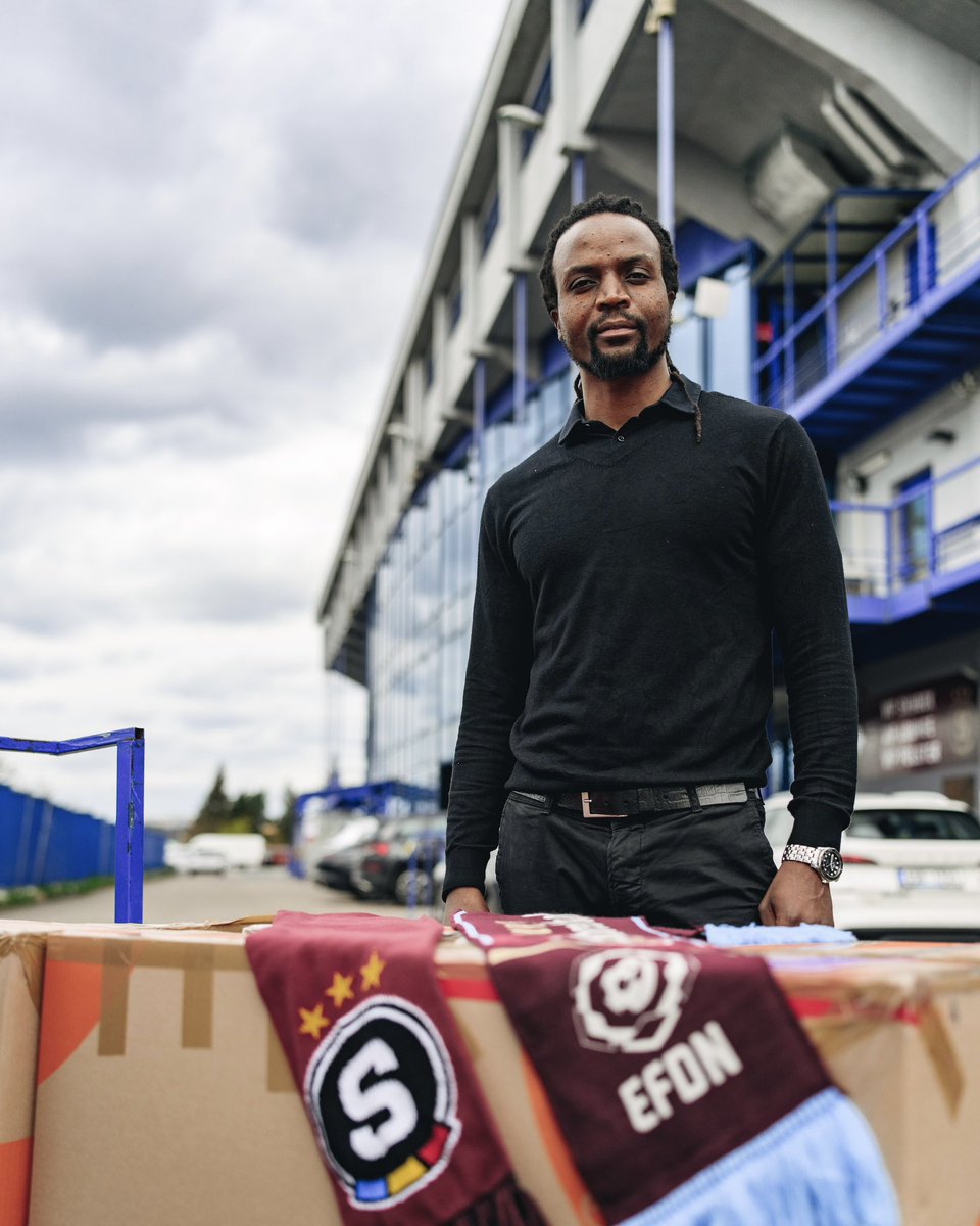 ACSparta_CZ's tweet photo. 💙💛❤️ SPARTA NADOBRO | Ve spolupráci s @costyy26 jsme dnes do zimbabwské CSPRO Academy odeslali 31 krabic 📦 vyřazeného sportovního oblečení, kterému tamní mladí fotbalisté vtisknou nový život 🩳👕 #Morethanfootball

♻️ Snaha o vyšší 𝐮𝐝𝐫𝐳̌𝐢𝐭𝐞𝐥𝐧𝐨𝐬𝐭 je jedním z cílů naší CSR strategie, která spadá do aktivit Nadačního fondu ACS. #acsparta