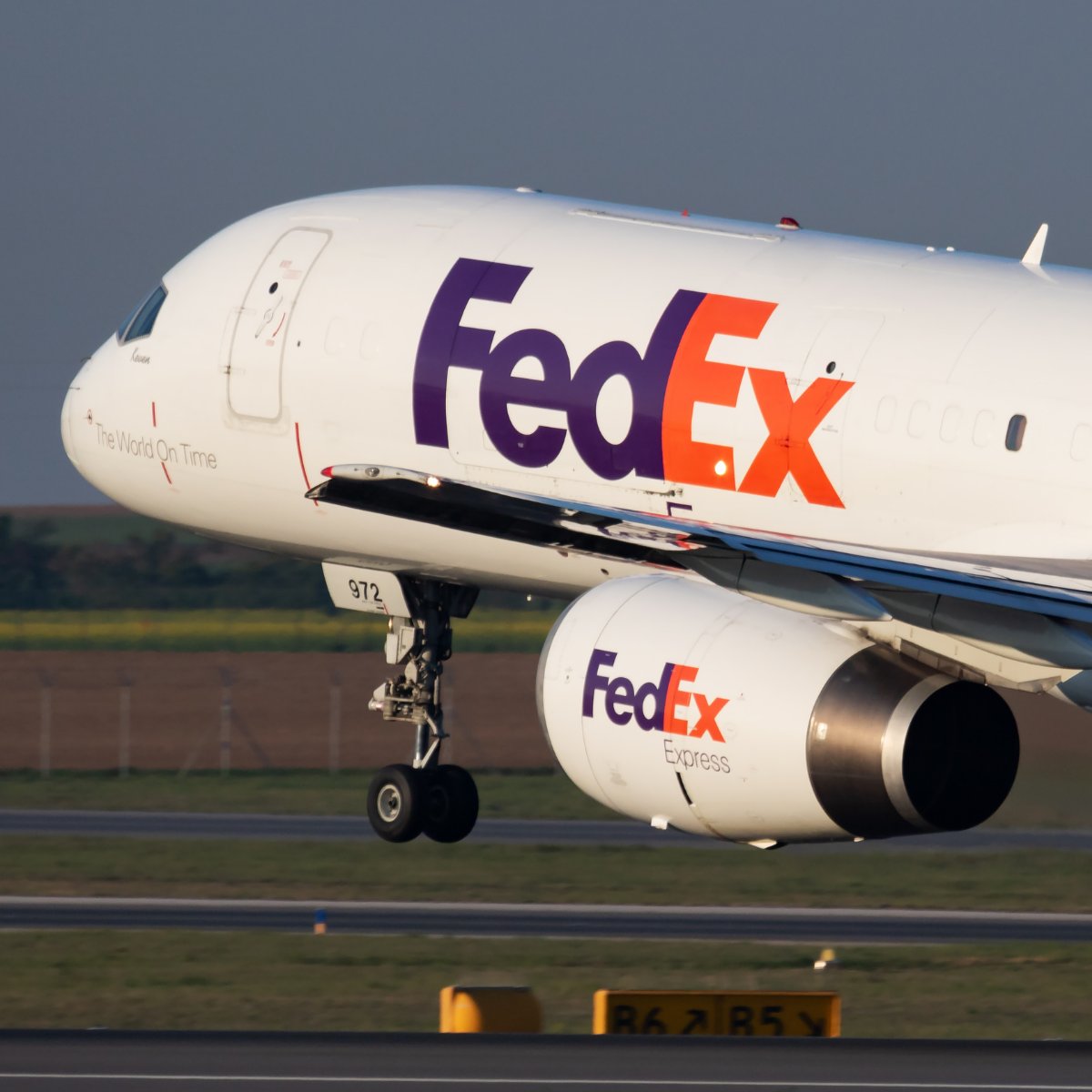 AeroCrewNews's tweet photo. BREAKING

FedEx to allegedly close its 757 Europe pilot domicile. FedEx will also close ANC and LAX MD-11 bases.

Source: Memo forwarded to ACN. https://t.co/ouPgsW2jfx