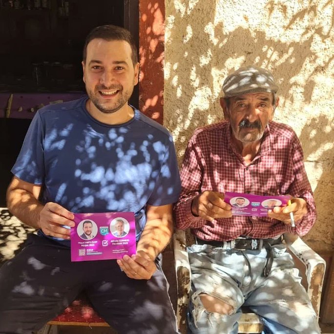 MauriPintiClop's tweet photo. 🗣️ La voz de los vecinos es la clave para construir un Maipú mejor. 

Caminando cada distrito, golpeando cada puerta, conversando con cada vecino y trabajando para que el 30 de abril llegue un Nuevo Maipú.

#VieneMauriPintiClop #hACeporMaiPú https://t.co/5Q0ODa1taL