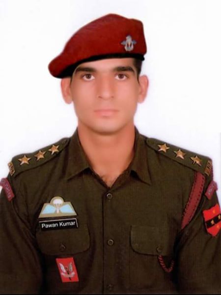 JATs_Land's tweet image. जाट शहीद 
1.कैप्टन पवन कुमार खटकड़, गांव बधाना, जींद, हरियाणा 
शौर्य चक्र,10 PARA (SF)

जाट शहीद
2. मेजर अमित देशवाल, गांव सुरेहती, झज्जर, हरियाणा 
सेना मेडल,21 PARA (SF)
13 April 2016 को मणिपुर में उग्रवादियों से लड़ते शहीद हो गए 

#PawanKumar
#AmitDeshwal
#InternationalJatDay