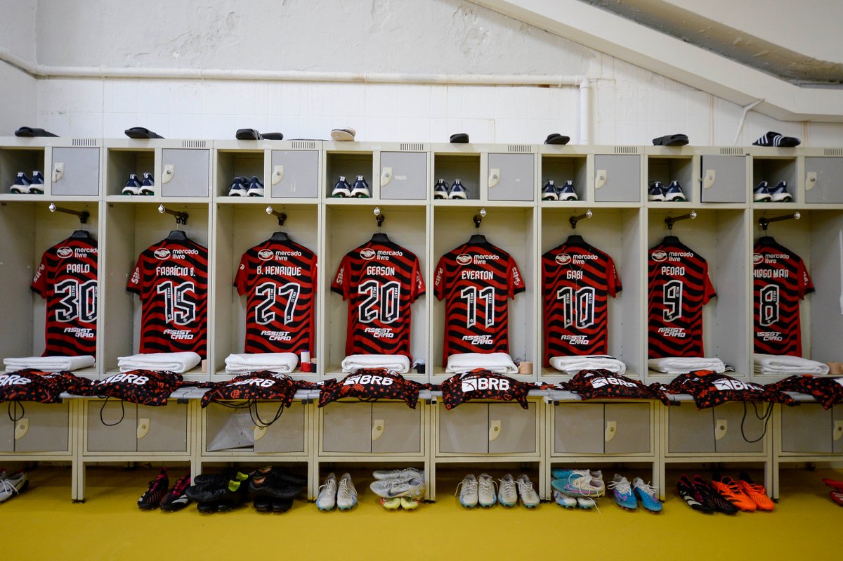 Vestiário ✅🔴⚫

#VamosFlamengo #MARxFLA 

📸: Marcelo Cortes /CRF