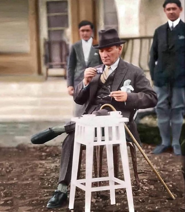 “Ülkeniz sizindir, Türklerindir. Bu ülke tarihte Türk’tü, bugün de Türk’tür ve sonsuza dek Türk olarak yaşayacaktır.”

💬Başbuğ Atatürk