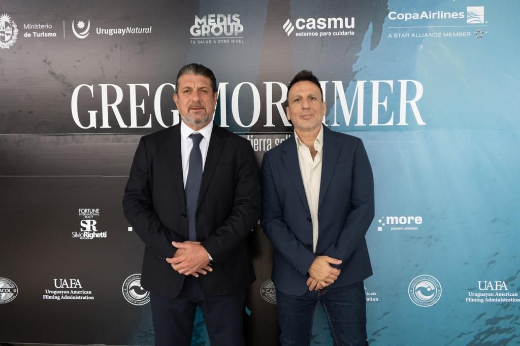 minturuy's tweet photo. Se realizó el lanzamiento oficial de la gira mundial del film Greg Mortimer del director @fedelemos26. El Dir Gral @CurbeloDr junto a autoridades del Consulado de 🇺🇾en 🇺🇸, Cámara de Comercio 🇺🇾en 🇺🇸, CAMACOL, UAFA, así como compatriotas y prensa. https://t.co/4I7qF9eNnq