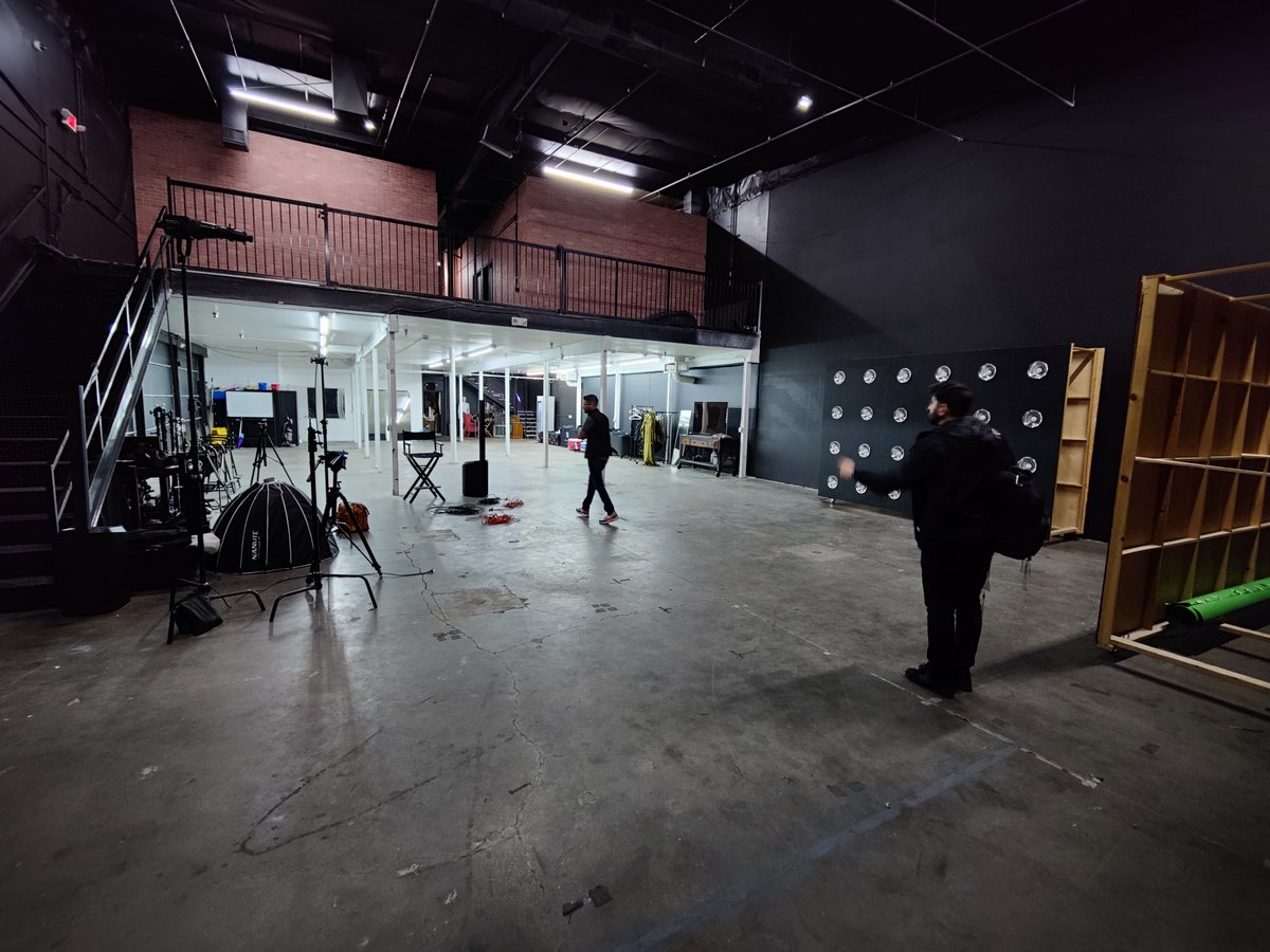 mitmikeaponte's tweet photo. Throwback to when our team first began scouting for studios in Vegas! 🎬✅
#advantageplay #advantageplayer #vegas #mit #cardcounter #blackjack #slots #roulette #sports #betting #analytics #stocks #crypto #cardcounter #cardcounting @CircaLasVegas https://t.co/P4FIdX89ZL