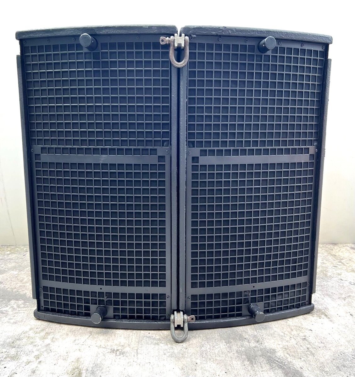 TrueHeartSound's tweet image. L-Acoustics Arcs W/Hardware #03973 (PAIR )$3,470.00 USD

Please check out our website at trueheartsound.com or give us a call on Whatsapp at 1.917.708.3778 or on our office number at 1.954.616.5622