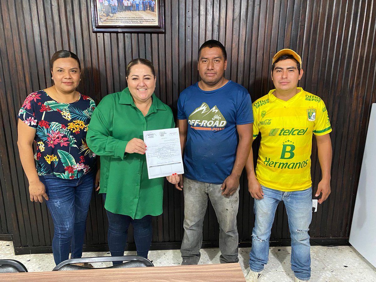 GOrizatlan's tweet photo. Beneficiamos a decenas de estudiantes de la Escuela Primaria Indígena "Lic. José López Portillo" de la comunidad de Ahuatempa-Totonicapa con la adquisición de nuevo equipo.

Continuamos dando prioridad a la educación de nuestras niñas y niños. ¡Grande, Orizatlán ES! https://t.co/thjUjHsWBK