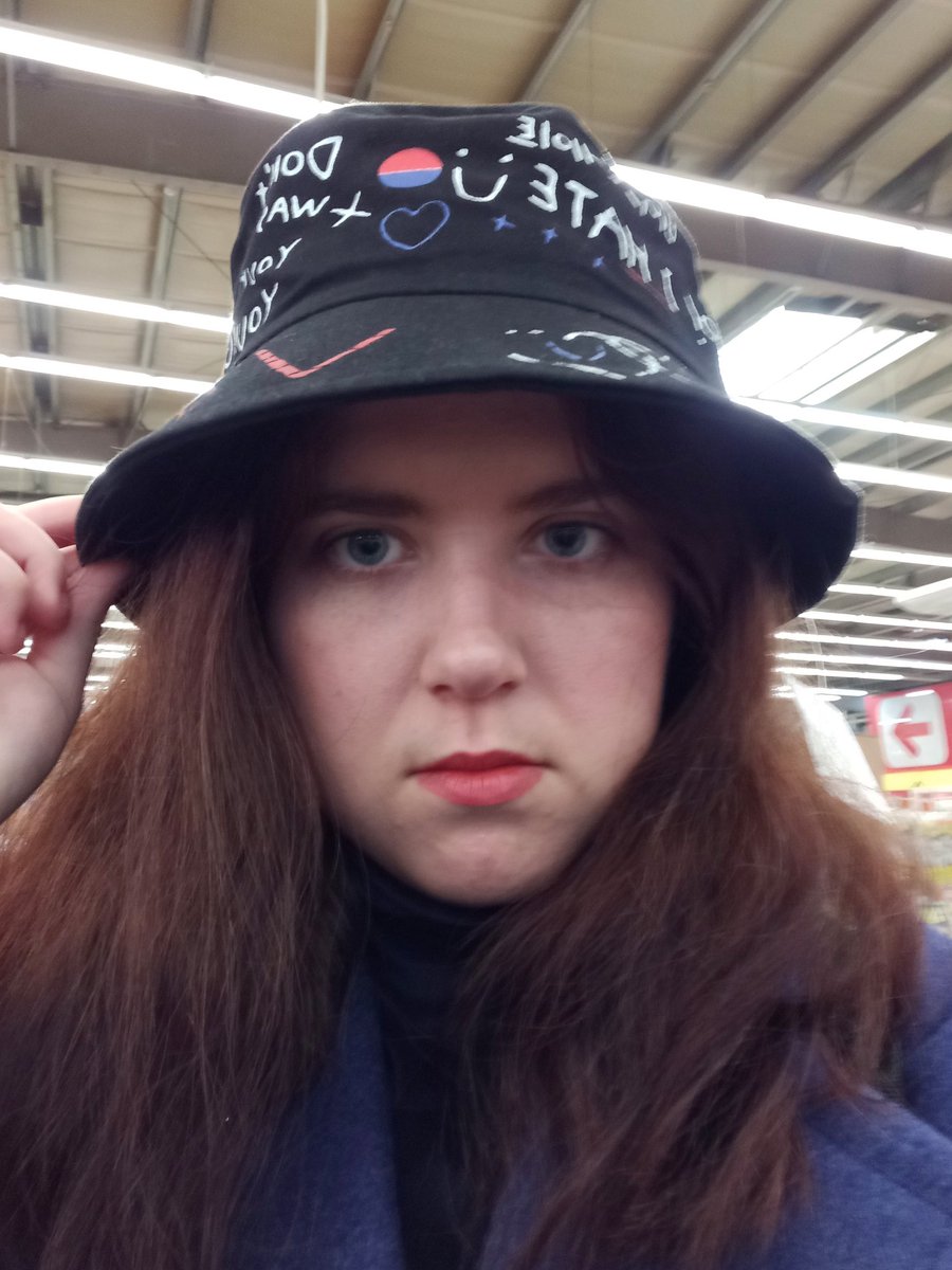 вухастий біс 💫 on Twitter: "ви vs один з ваших кіннів футболка доречі ...