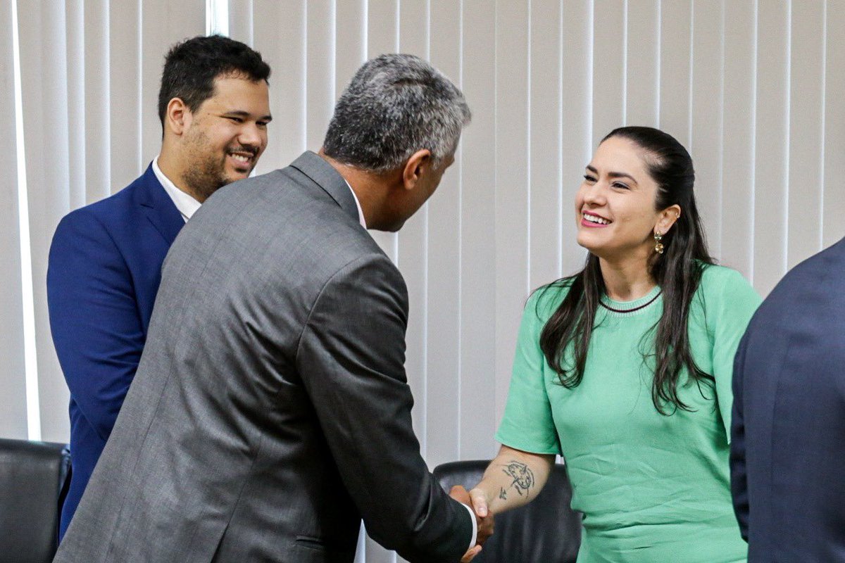 🇧🇷🇨🇦 A Secretária-Executiva substituta do MDIC, Aline Damasceno, recebeu o vice-ministro do Comércio Internacional do Ministério das Relações Exteriores do Canadá, Rob Stewart, e representantes da Embaixada canadense na manhâ desta quinta-feira (13).
