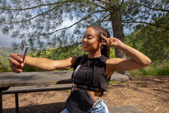 1 pic. I would actually look so innocent if it wasn&rsquo;t for the merch I wear https://t.co/G1HA4J7QmC<a href="/tag/mvsales"class="tags"><span>#mvsales</span></a>