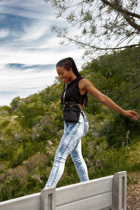 2 pic. I would actually look so innocent if it wasn&rsquo;t for the merch I wear https://t.co/G1HA4J7QmC<a href="/tag/mvsales"class="tags"><span>#mvsales</span></a>