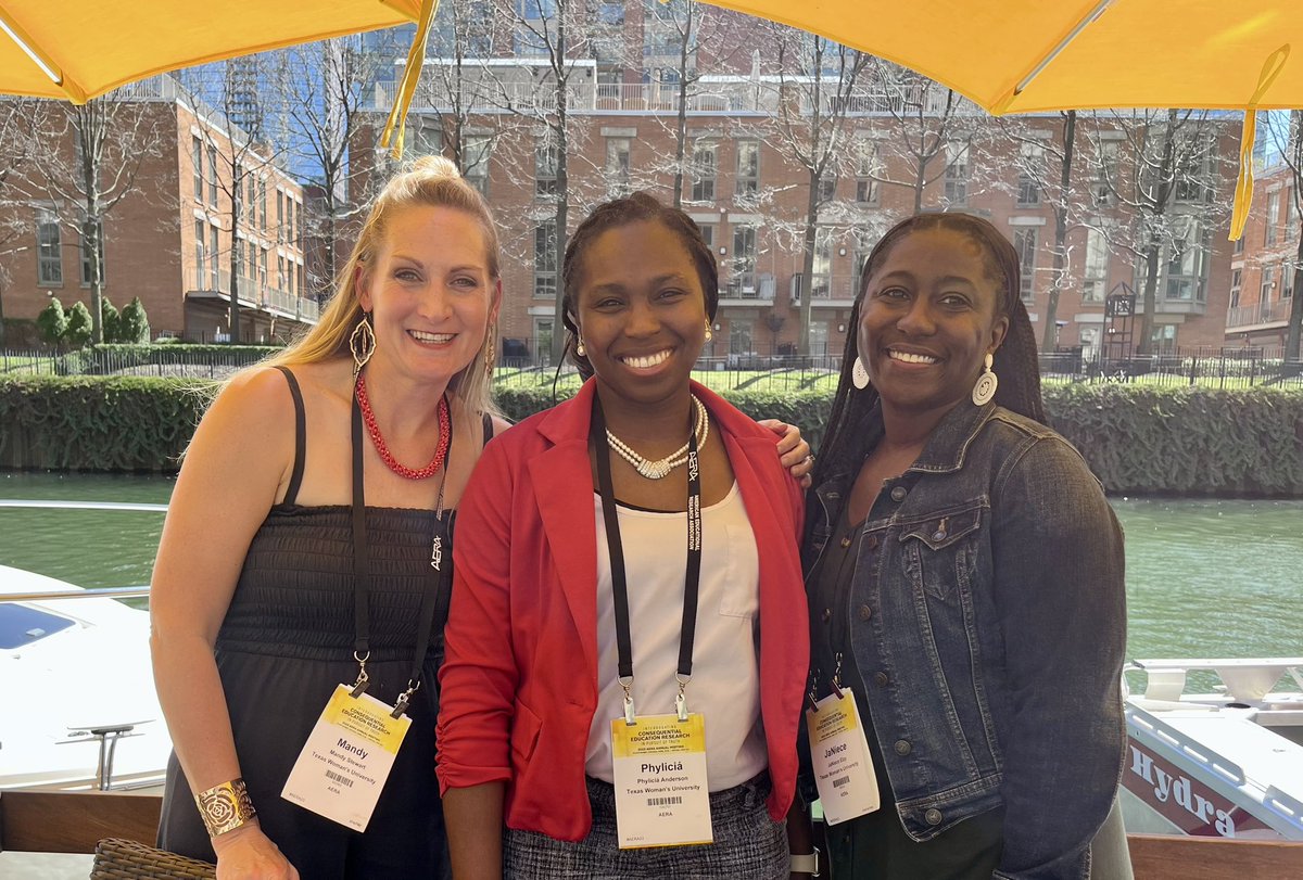 Cutting-edge research (her pre-pilot study) from <a href="/PhyliciaA/">Dr. Phyliciá Anderson</a> at #AERA23 to celebrate #literacies. Look out for her upcoming research on youth’s views of Black English as they engage in book clubs. Honored to co-chair her dissertation research with the amazing Dr. Elzy-<a href="/jme8121/">JaNiece</a>!