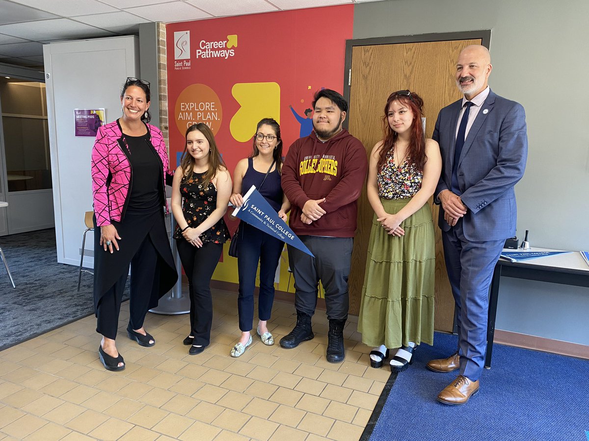 SPPS welcomed <a href="/amyloyd1/">Amy Loyd, Ed. L.D.</a> from the <a href="/usedgov/">U.S. Department of Education</a> to check out the 3M Advanced Training Center at <a href="/StPaulCollege/">Saint Paul College</a>. Partners from <a href="/UnitedWayTC/">unitedwaytc</a>, <a href="/RightTrackSP/">Right Track</a>, <a href="/MinnStateEdu/">Minnesota State</a>, <a href="/RamseyCounty/">RamseyCounty</a> and <a href="/3MNews/">MHD Mamoun Malas</a> joined Career Pathways staff &amp; students to learn and share successes &amp; learnings