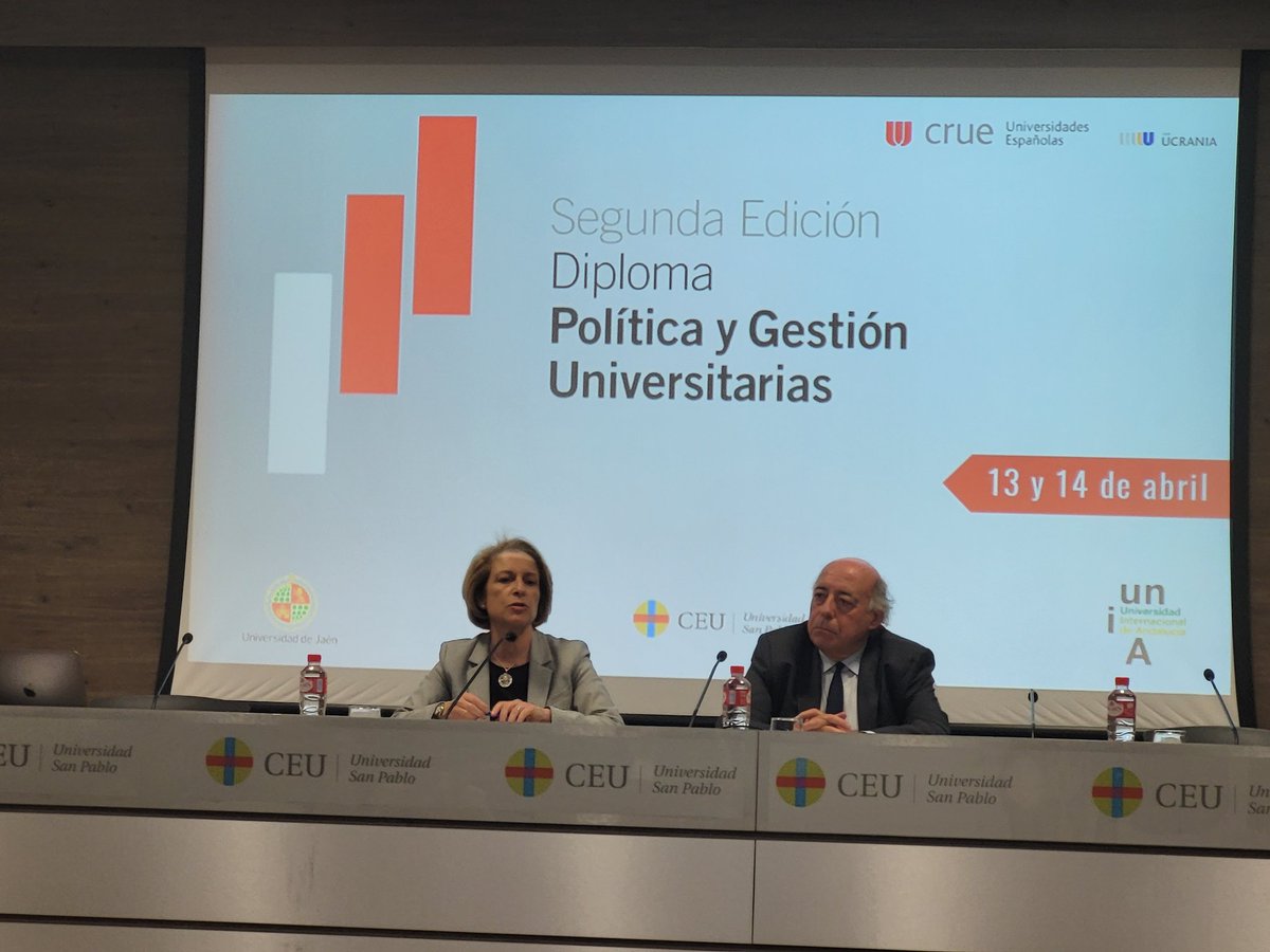 annahigueras's tweet photo. Magnífica sesión en @USPCEU de #direccionygestionuniversitarias en esta primera sesión me quedo con esta frase"las universidades no están para adaptarse al entorn,sino para transformarlo" Me recuerda el motivo por el cual he desarrollado mi carrera profesional en la universidad. https://t.co/o7BcwP6zZ6