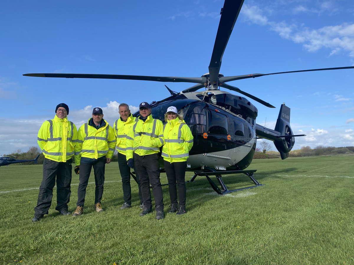 dauphinsky's tweet photo. The very professional @_helipad and @ACS_AIRCHARTER team at #AintreeFestival today. See you for Day 2! #H145 @HelicentreUK @AirbusintheUK @AirbusHeli #Thanks #Liverpool 🐴🌞🚁😎 @NPAShq keeping a watch from above too.. 👀 https://t.co/Tn6ixkJcwZ