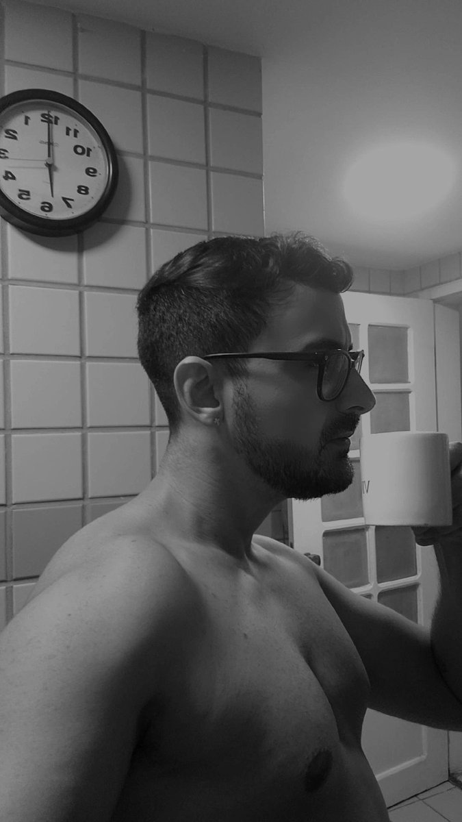 felipewilhelm's tweet photo. Pausa para o café!
#ChampionsLeague https://t.co/0MPXUkes4K