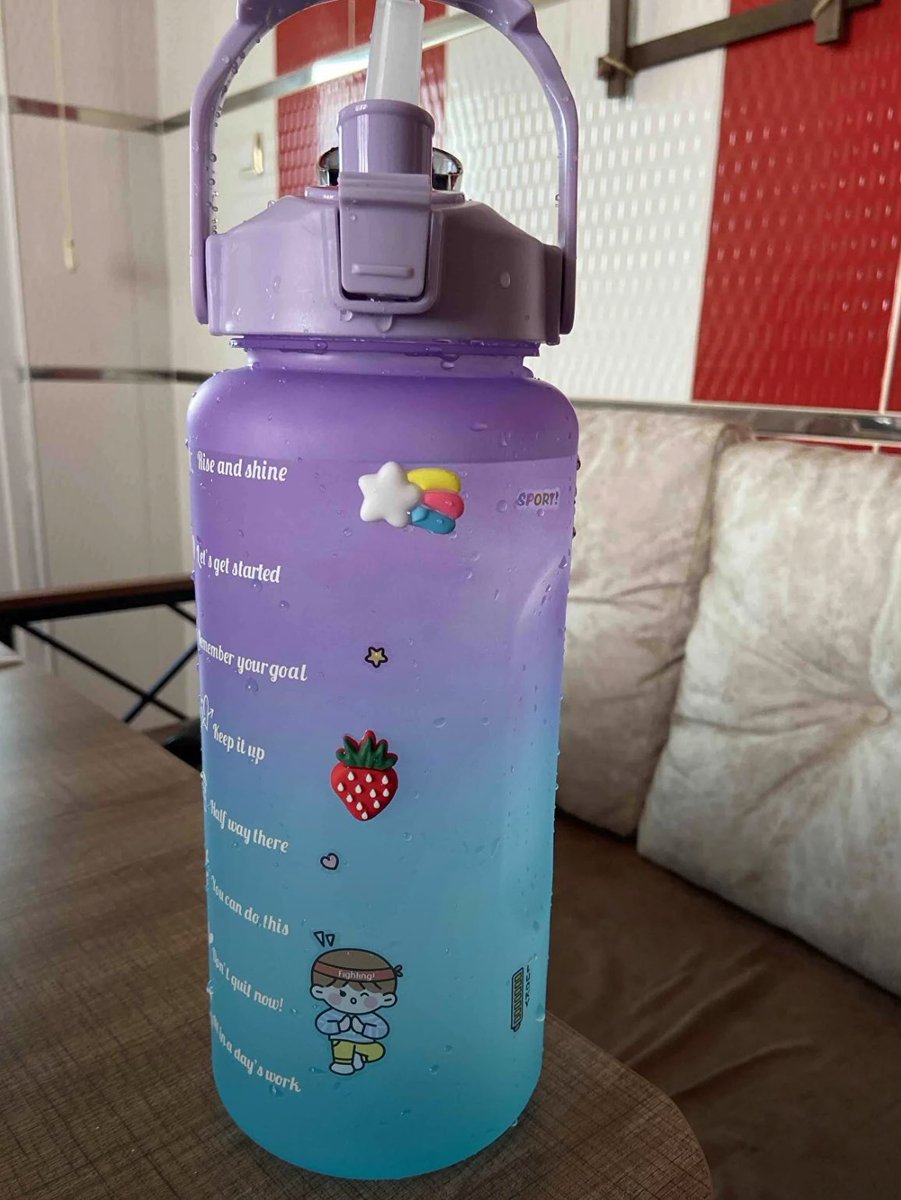 Bu tweetin altına herkes su içtiğini gösteren bir görsel bıraksın. Şanslı 1 kişiye bu mataradan göndereceğim 🤍