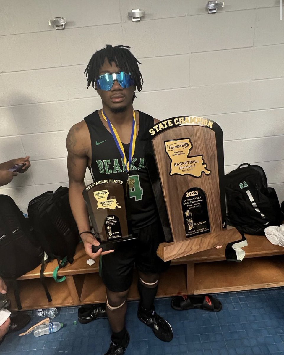 All the pain &amp; stress made these moments possible. 

#2xSTATECHAMP 💚💚
#StateChampMVP 💚💚
