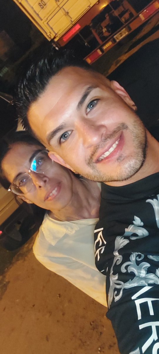 VirginiaAxelera's tweet photo. @Germanandresok 
gracias amor por la selfie 
Nunca Puede Faltar♡ https://t.co/xQTKvBqGVP