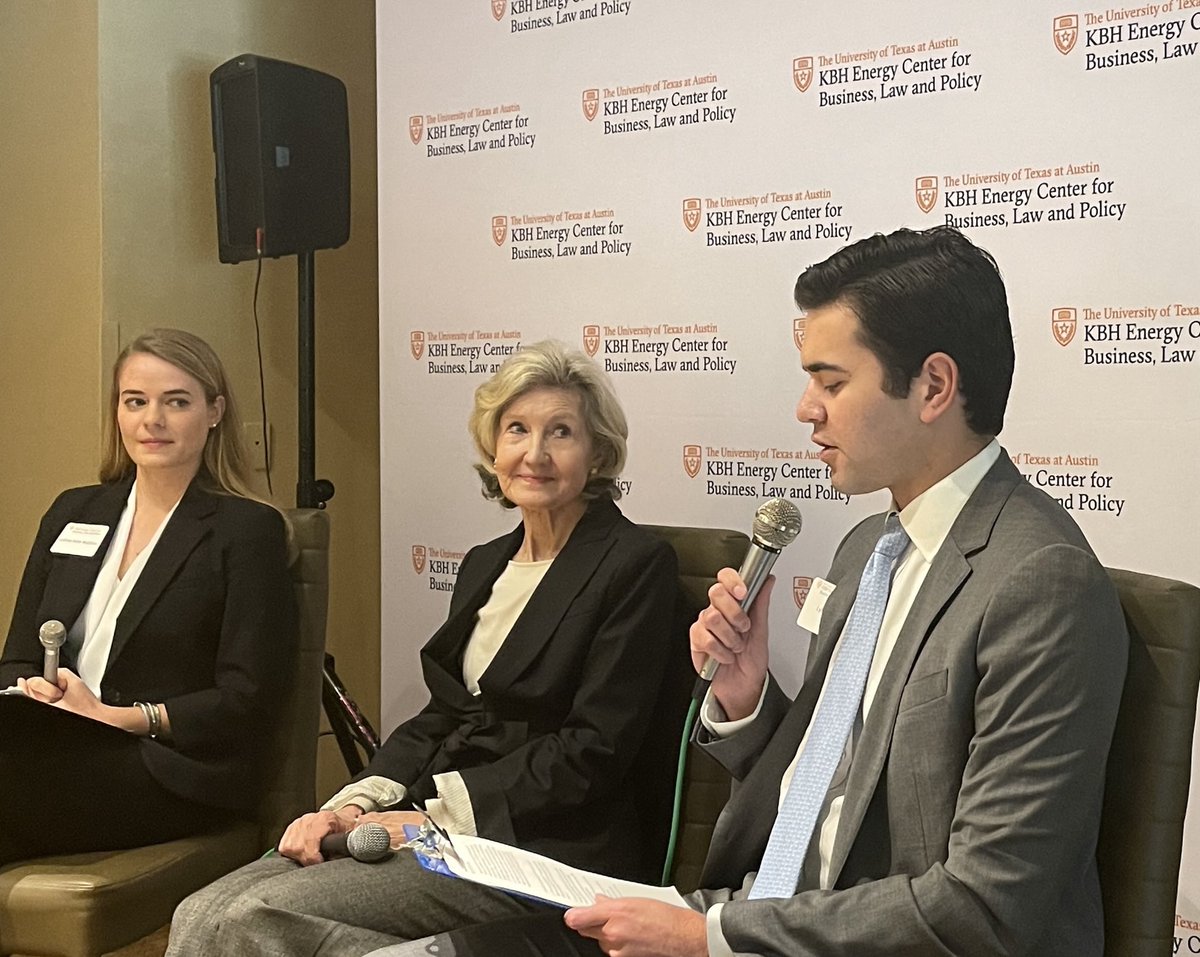 Wonderful to meet with ⁦<a href="/KBHEnergyCenter/">The Kay Bailey Hutchison Energy Center</a>⁩ ⁦<a href="/UTAustin/">UT Austin</a>⁩ Student Advisory Board and interview with ⁦<a href="/UTexasLaw/">UTexasLaw</a>⁩ students! ⁦<a href="/UTexasMcCombs/">Texas McCombs</a>⁩ ⁦<a href="/UTexasMBA/">Texas McCombs MBA</a>⁩ discussed Energy career opportunities !