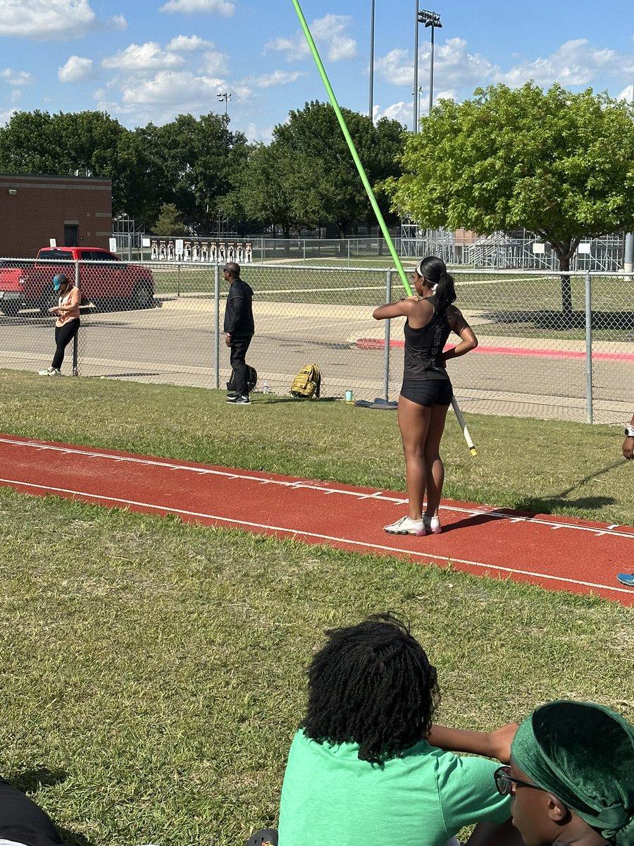 Lake Ridge Girls Track & Field on Twitter "Varsity Pole Vault is about