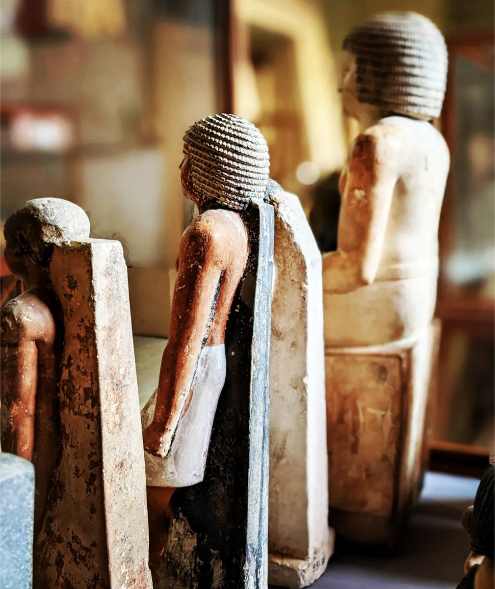 Spending quite a bit of time thinking about statues' back pillars... 🤔🤓

#research #ThrowbackThursday #ThrowBackpillar