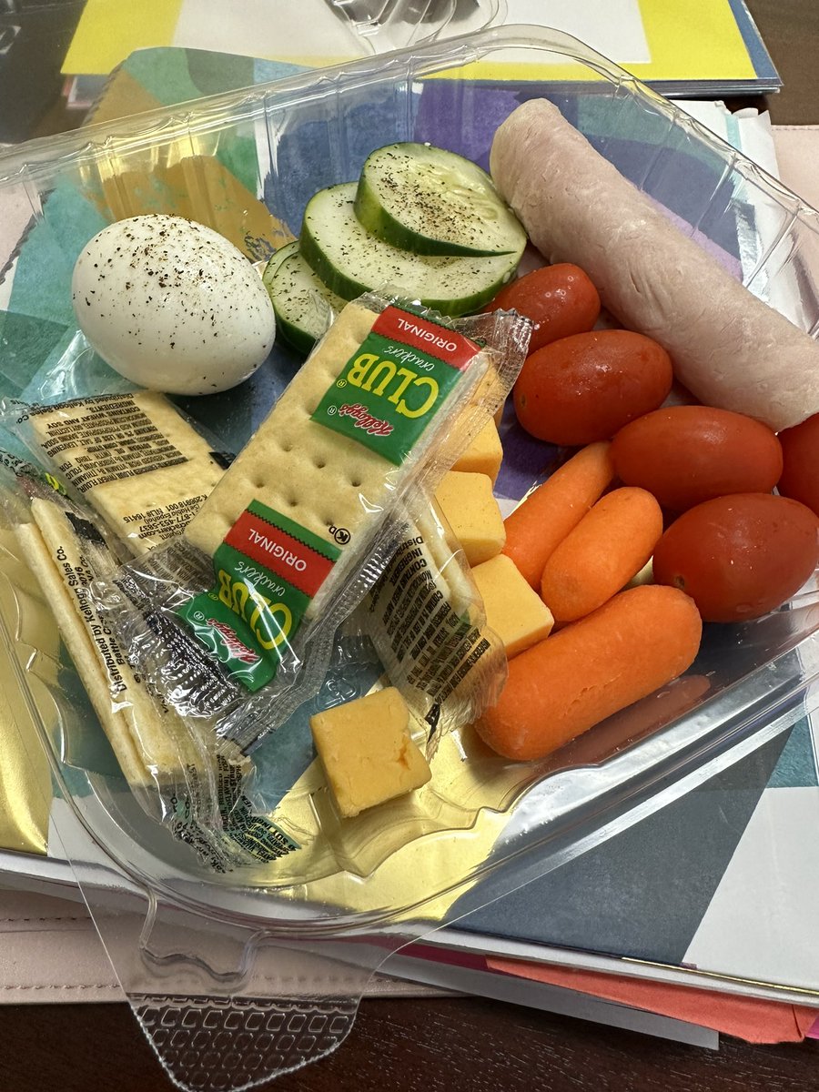 We love Mrs. Riley’s charcuterie boxes at Montview Elementary! #SchoolLunch #FootprintsOnTheMoon