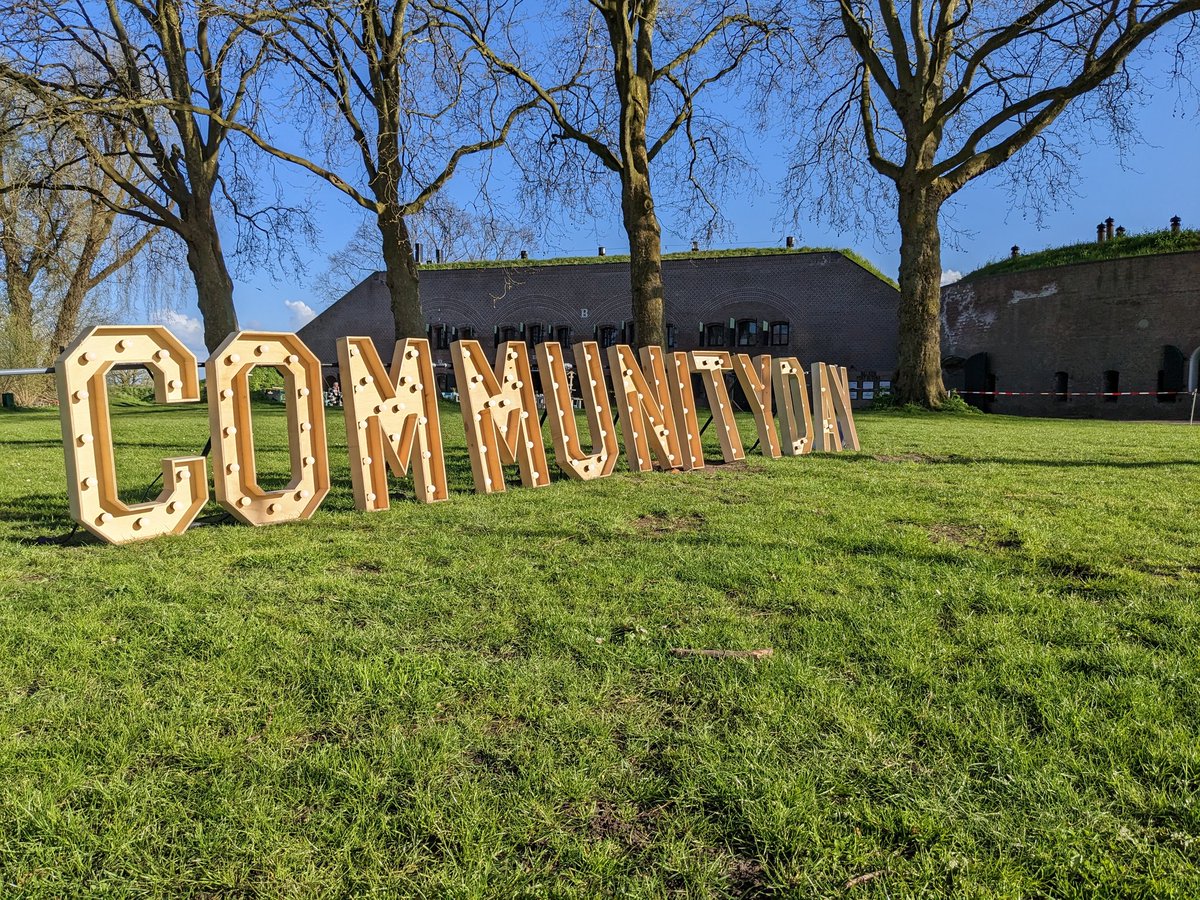 Blend several communities and you'll get a nice #CommunityDay 😀
@diwugnl @NLAzureMeetup @AzureLowLands #dutchwomenintech...and more...meeting lots of nice peeps @maarteneekels @appieschot @RickVanRousselt @mansi_marco @pascalnaber  @Femkedebruin