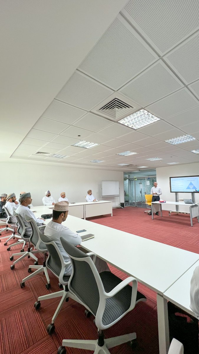 ukomandigihub's tweet photo. استمرارا لتعاوننا المشترك مع هيئة تنمية المؤسسات الصغيرة والمتوسطة،عقدنا جلسات إضافية بعنوان"مقدمة إلى #الأمن_السيبراني"،بالتعاون مع الجبر وبلكسل ستي
الغرض من الجلسات هو تعريف الشركات الناشئة بالأمن السيبراني وإبراز أهميته،وإمكانات السوق الحالية
@Plexalcity @AlJabrMENA @riyadaom https://t.co/nWNV8znUoK