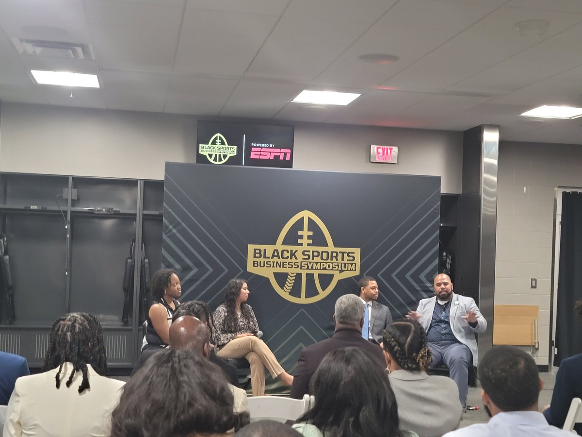 courtsidevideo's tweet photo. Great panel discussion on entrepreneurship and startups in the sports sector lead by @mel_anuchi @MotownKurtis @picassonelson @HimalayaRao_VC #DimesWereDropped https://t.co/TUXhzUWemO