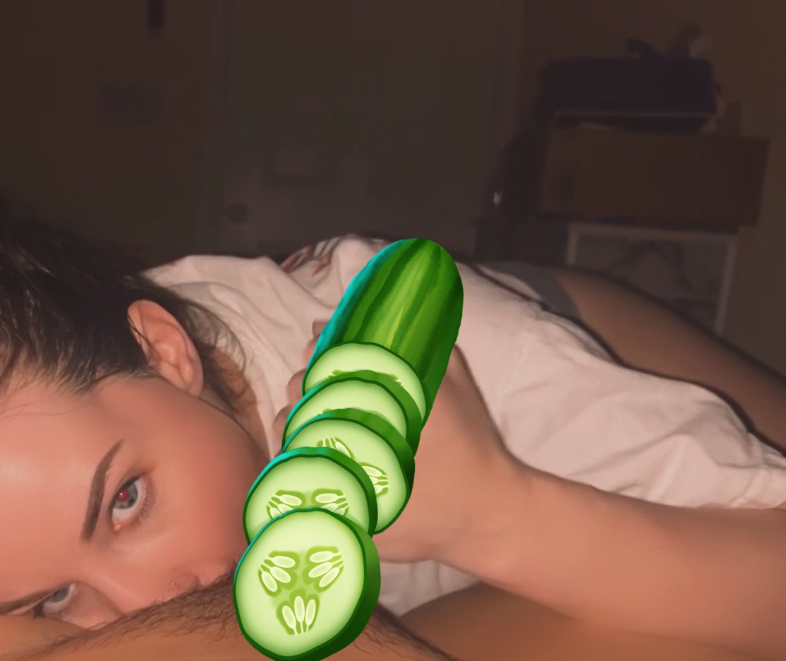OFJessTheWhooty's tweet photo. Who loves getting their #balls sucked? 😇 The video to this drops 4/14 @0700 CST 😈 #throatgoat #deepthroater #onlyfansbabe #onlyfansFree 
https://t.co/jwP4vmkAJb https://t.co/g0F4zxKseF