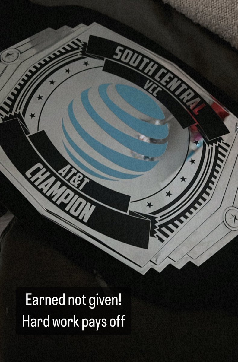 Special deliver for GUNIT today!!!! Amazing work leaders your earned this belt <a href="/The_arigonz/">Arian Gonzalez</a> @ch605b1 <a href="/BigDre73/">Andre' Holtzheimer</a>  <a href="/atxbmamba/">Brianna Ashley</a> <a href="/im_stef/">stef childree</a> <a href="/Cjohnsonntx/">Cameron Johnson</a> <a href="/realityizhair/">Realityizhair</a>   Thanks @cj5951Cat  I plan to keep this GEM 😉 #SCVCC #guinningtogether