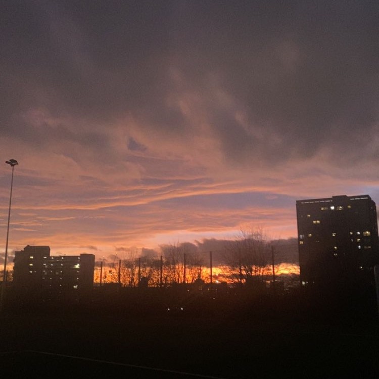 🌇 Pretty Sunsets getting us excited for the summer nights at our schools 💚 🎉 Congratulations to Lavinia, the winner of our sunset competition (who's photo's first)🎉 Check out some of the amazing entries from our community hosts 😍 #sunset #schoollettings #facilities