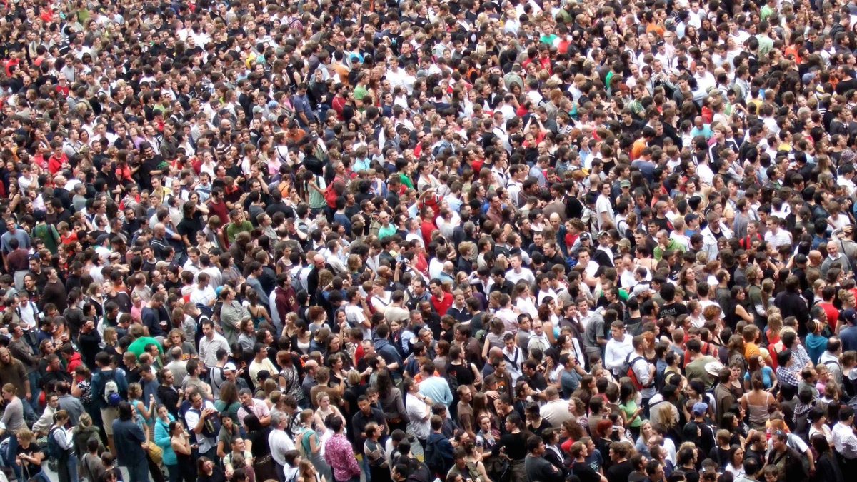The trustworthiness of crowds is gleaned in half a second, according to new research by <a href="/jahchwe/">John Andrew Chwe</a> and <a href="/freemanjb/">Jon Freeman</a>. 

Read more in Social Psychological and Personality Science: ow.ly/Yvtu50NIpi7