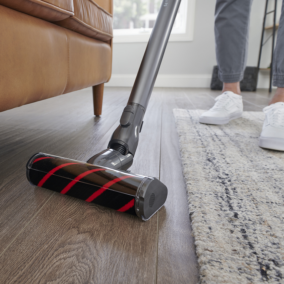 LGHA_VRservices's tweet photo. Under the couch, bottom of drawers, top of the mattress—the spring “search” for dust and debris is on. Your #LGCordZero comes in handy, especially in hard-to-reach places. #LGUS #LGFam @LGUS https://t.co/zsImuQiK40