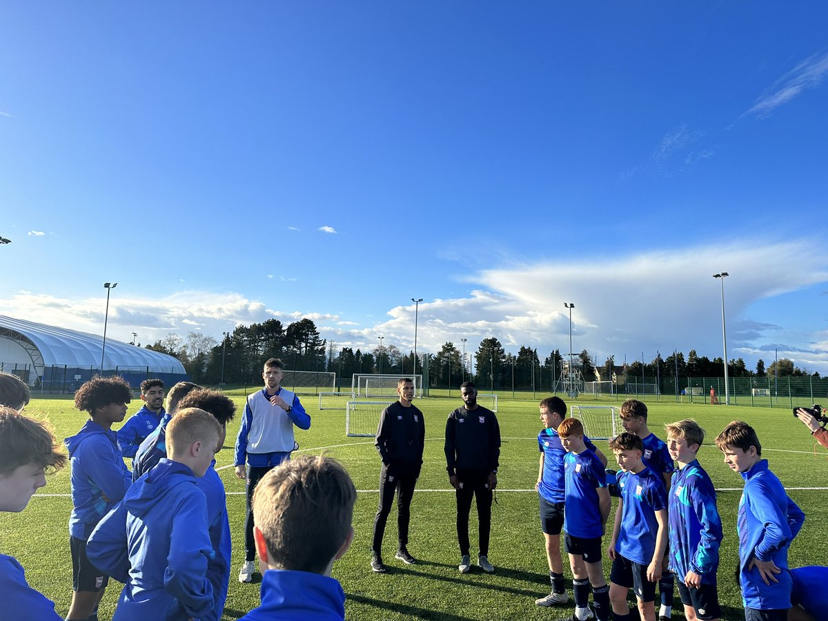 PFA (@pfa) on Twitter photo Great to be at <a href="/IpswichTown/">Ipswich Town</a> this evening for a bespoke PFA UEFA B coaching course with <a href="/DBProTraining/">David Bridges</a> 🔵
11 first-team players currently undertaking their coaching qualifactions🙌🎥 Great to be at <a href="/IpswichTown/">Ipswich Town</a> this evening for a bespoke PFA UEFA B coaching course with <a href="/DBProTraining/">David Bridges</a> 🔵
11 first-team players currently undertaking their coaching qualifactions🙌🎥