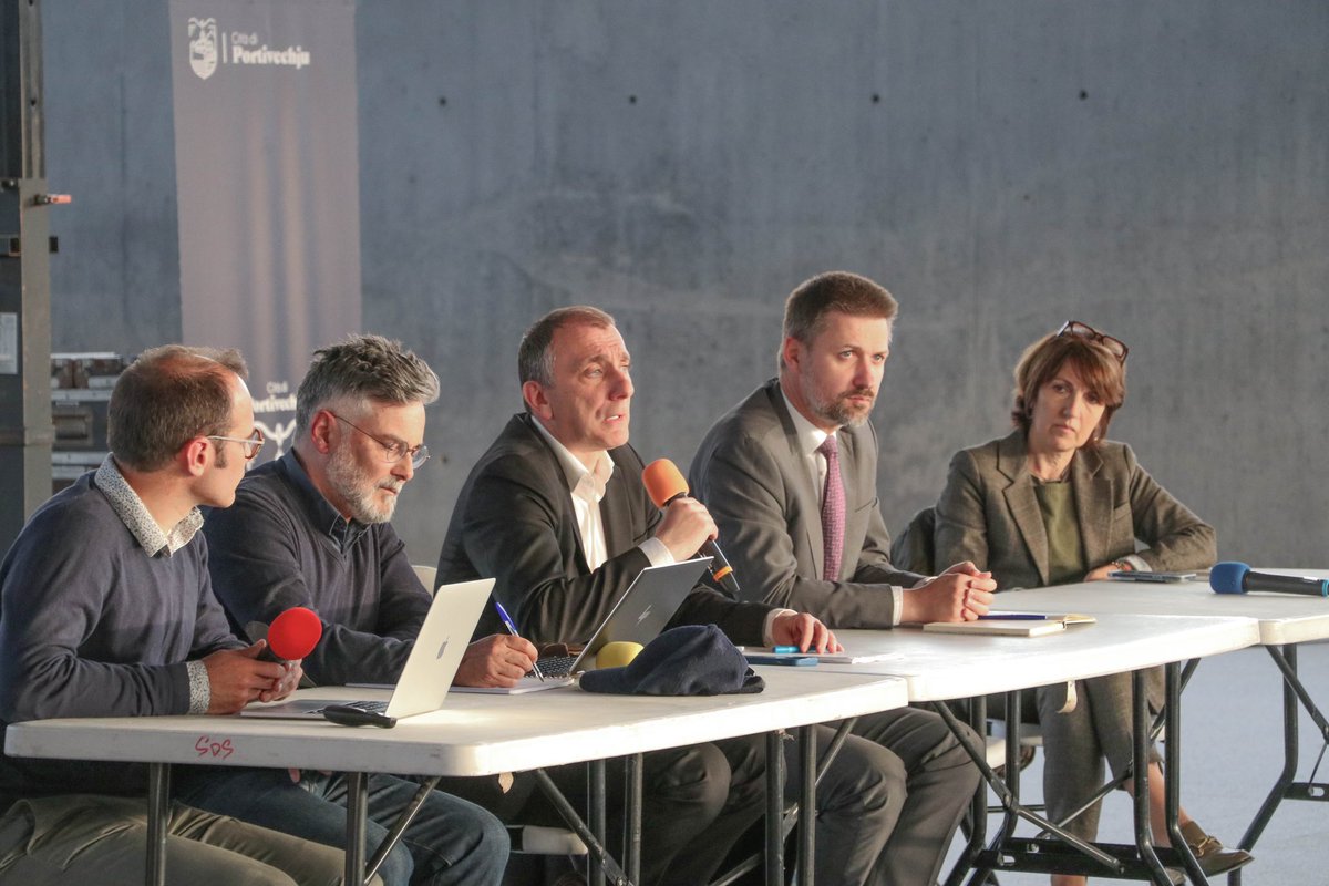 JC_Angelini's tweet image. Près de 200 personnes pour débattre du #PLU et du Plan d’Aménagement et de Développement Durable de #Portivechju ! Agriculteurs, jeunes actifs, propriétaires fonciers, acteurs économiques… rassemblés pour évoquer ce sujet majeur ! 
@citaportivechju